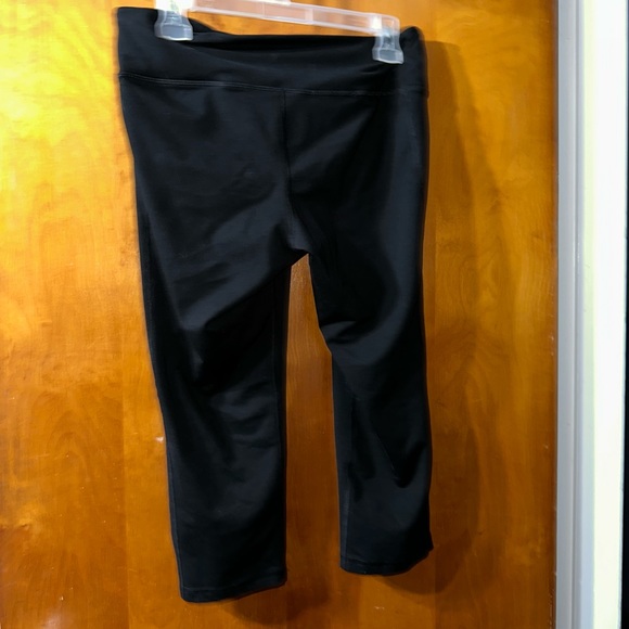 Old navy cropped leggings size L - Picture 3 of 3